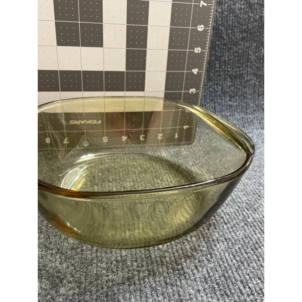 Unbranded amber brown